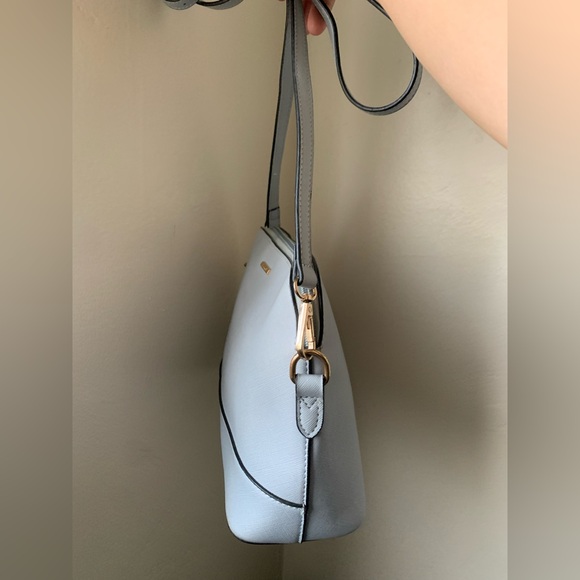 🫐 Light Blue Crossbody Bag 🫐✨ - Picture 3 of 5